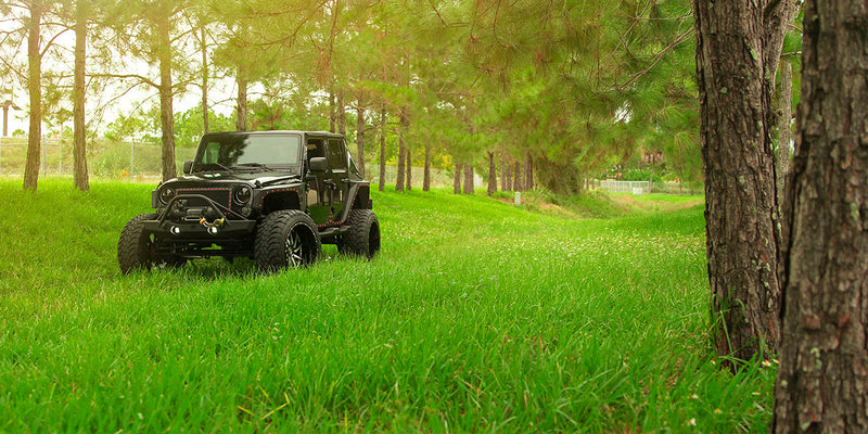 Jeep Wrangler on Vona - Amani Forged Wheels