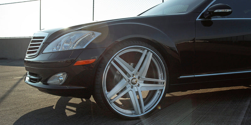Mercedes-Benz S550 on Tesla - Amani Forged Wheels